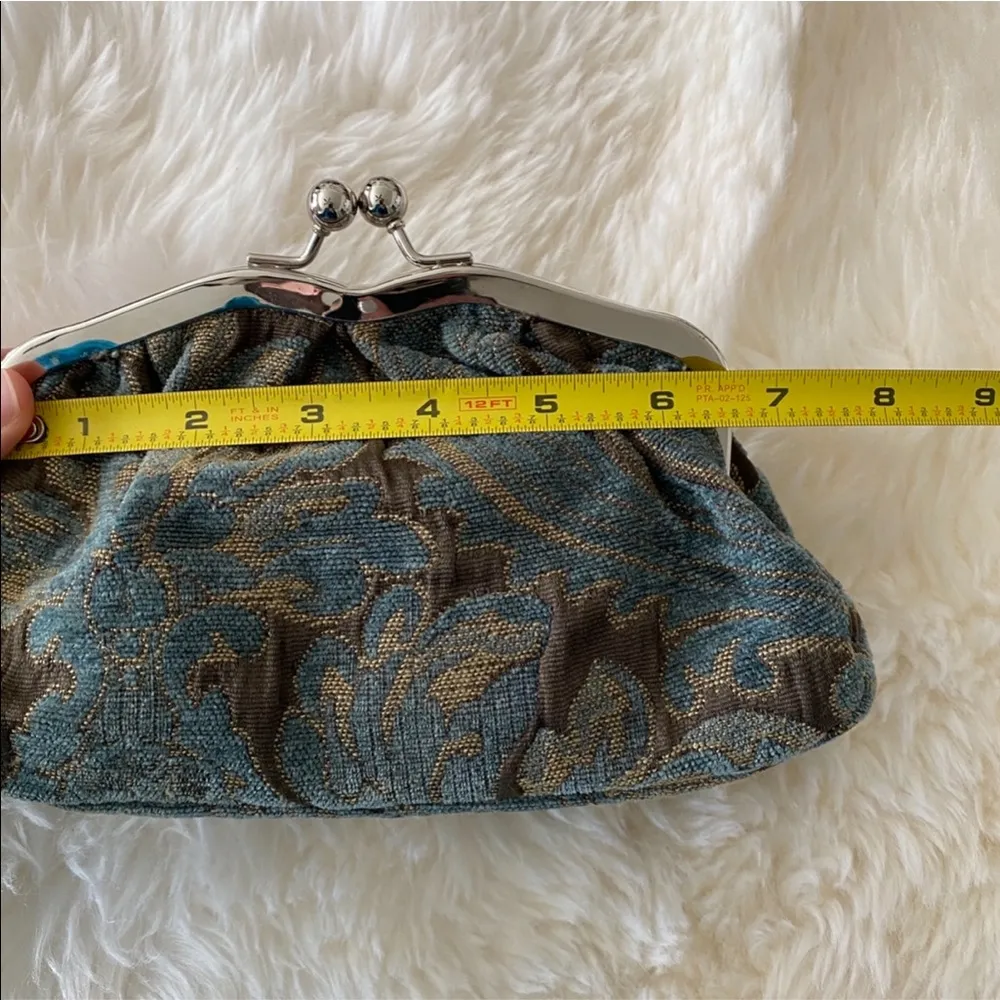 Apt 9 Clutch - Image 4