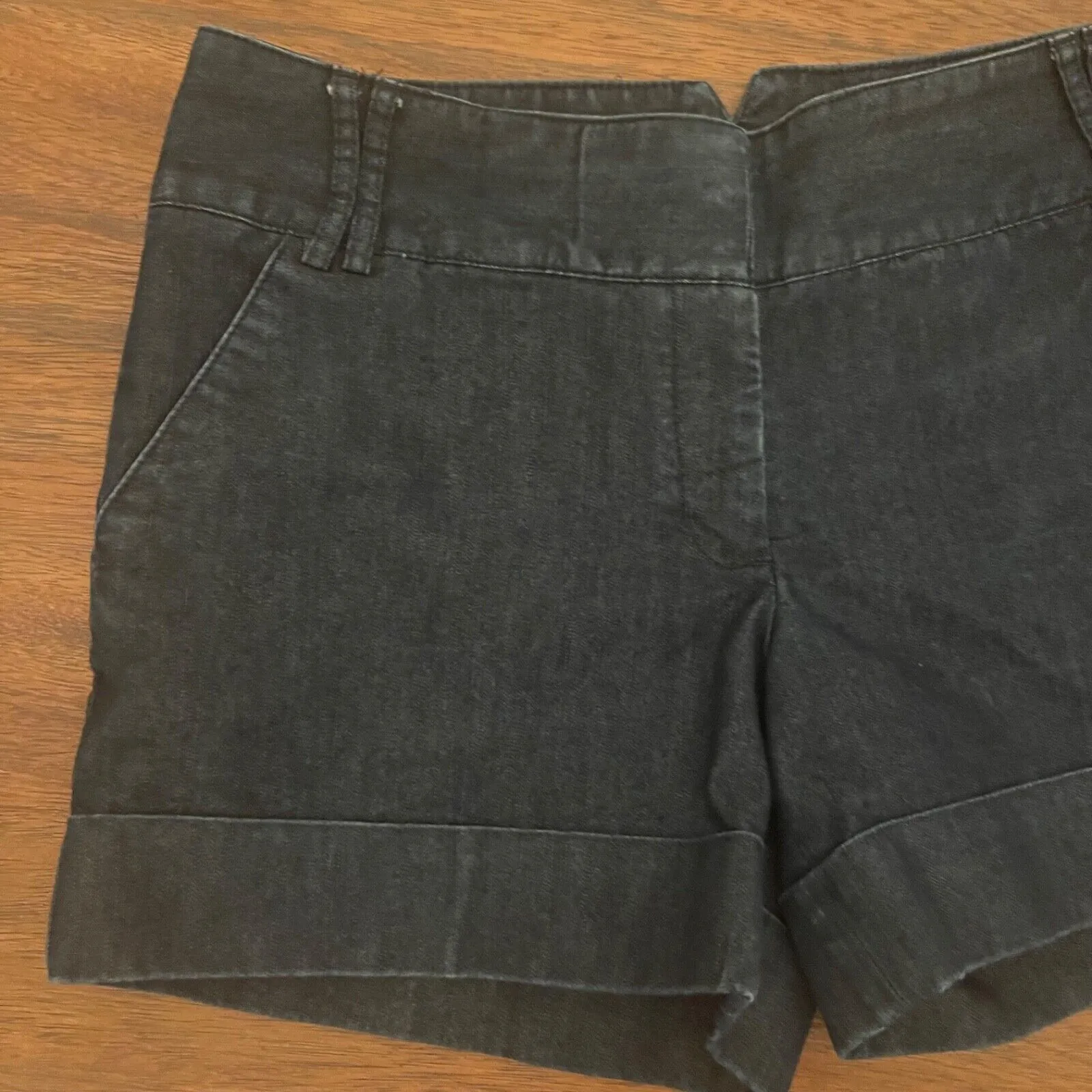 EXPRESS Size 6 Regular Dark Wash Rolled Hem Jean Shorts - Image 6