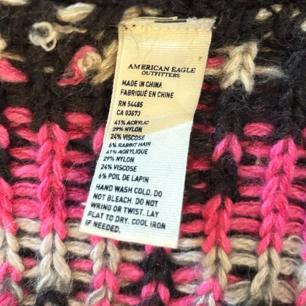 Circle wrapped American Eagle scarf - Image 2