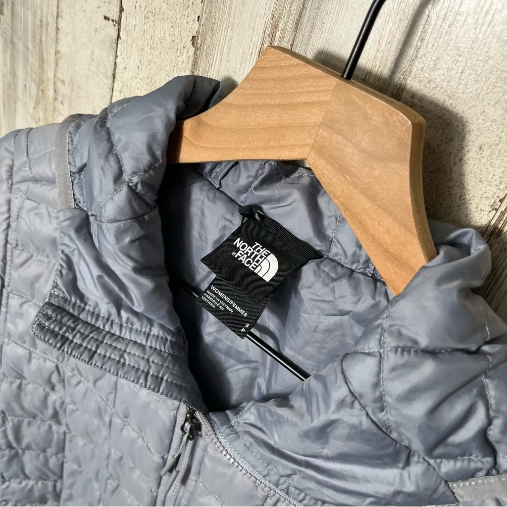 The North Face Women's Gray Blue Puffer Zip Jacket Womens Size Small - Image 3