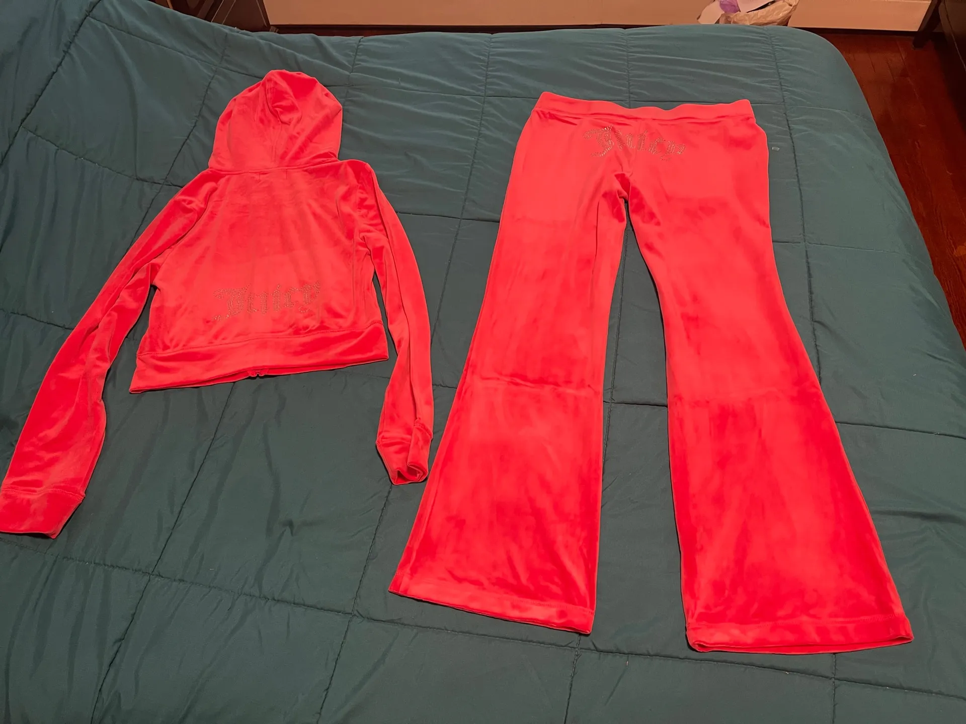 NWT juicy couture classic velour track suit M - Image 7