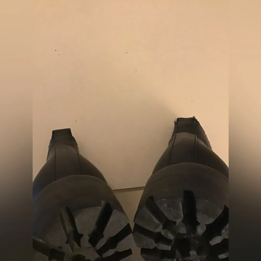 Ralph Lauren women black leather platform Chelsea short boots US 5.5 - Image 9