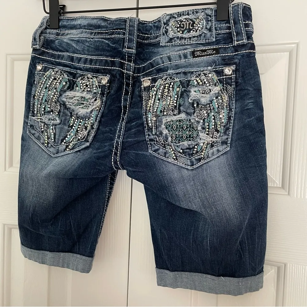 Miss Me Signature Crop Embellished Bermuda Shorts Sz 26 Angel Wings Distressed - Image 7