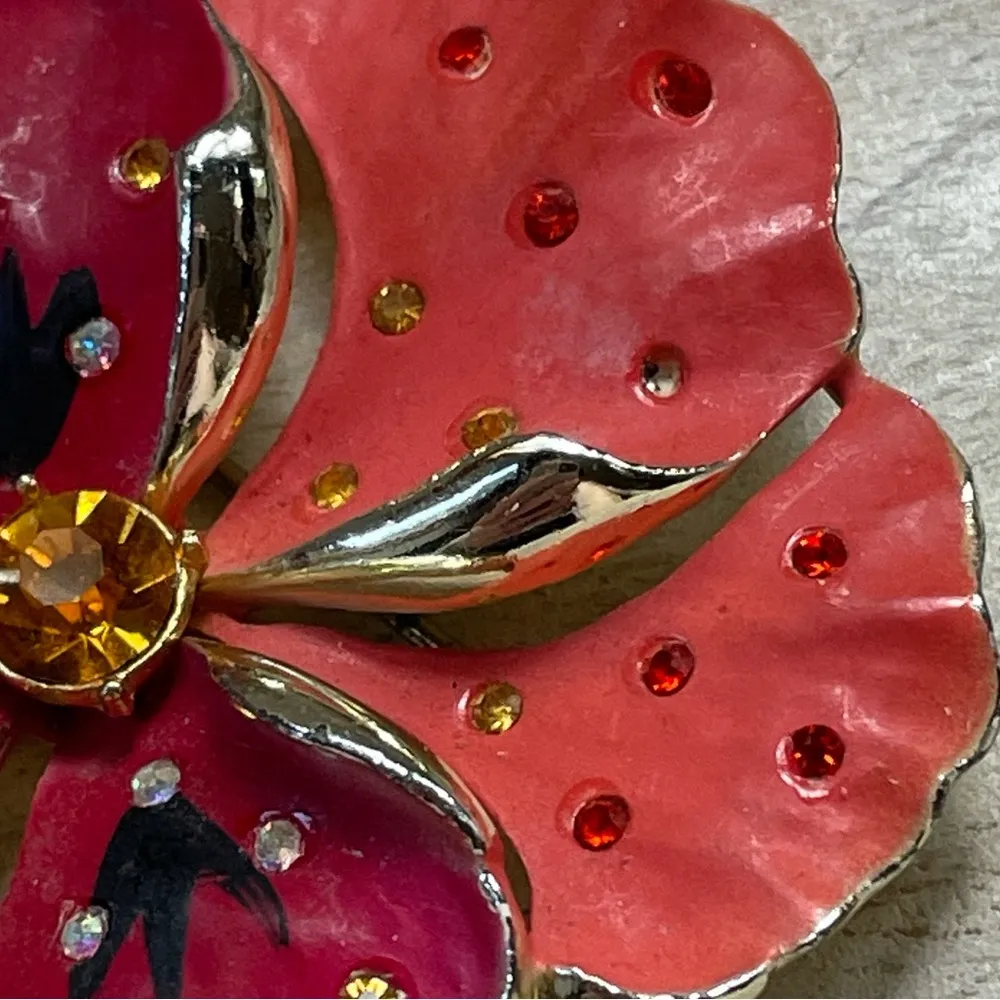 Vintage Vibrant Pansy Brooch Gold Toned Mod Rhinestones Red - Image 10