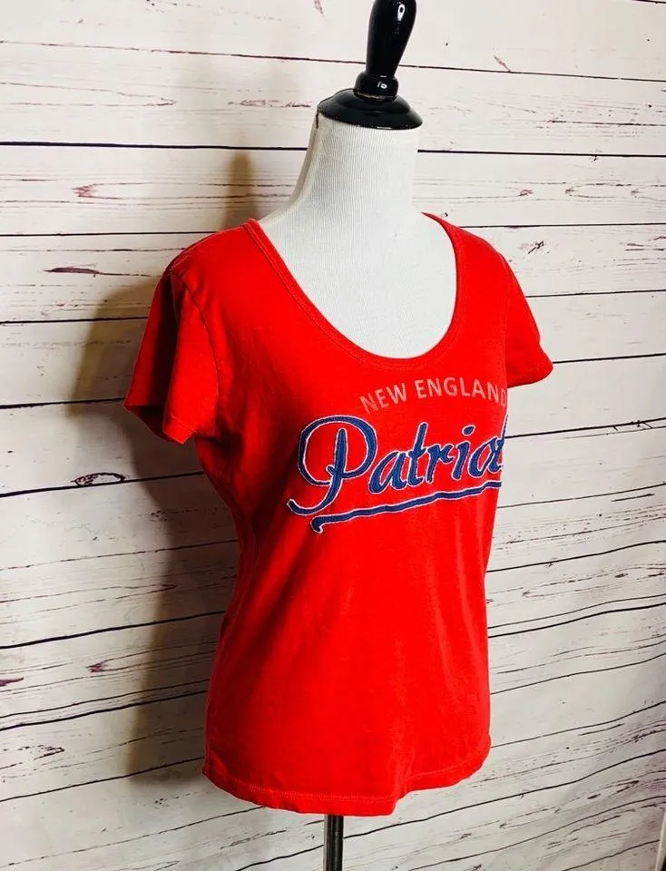 NFL New England Patriots Red & Blue T-Shirt Women’s Size Medium - Image 4