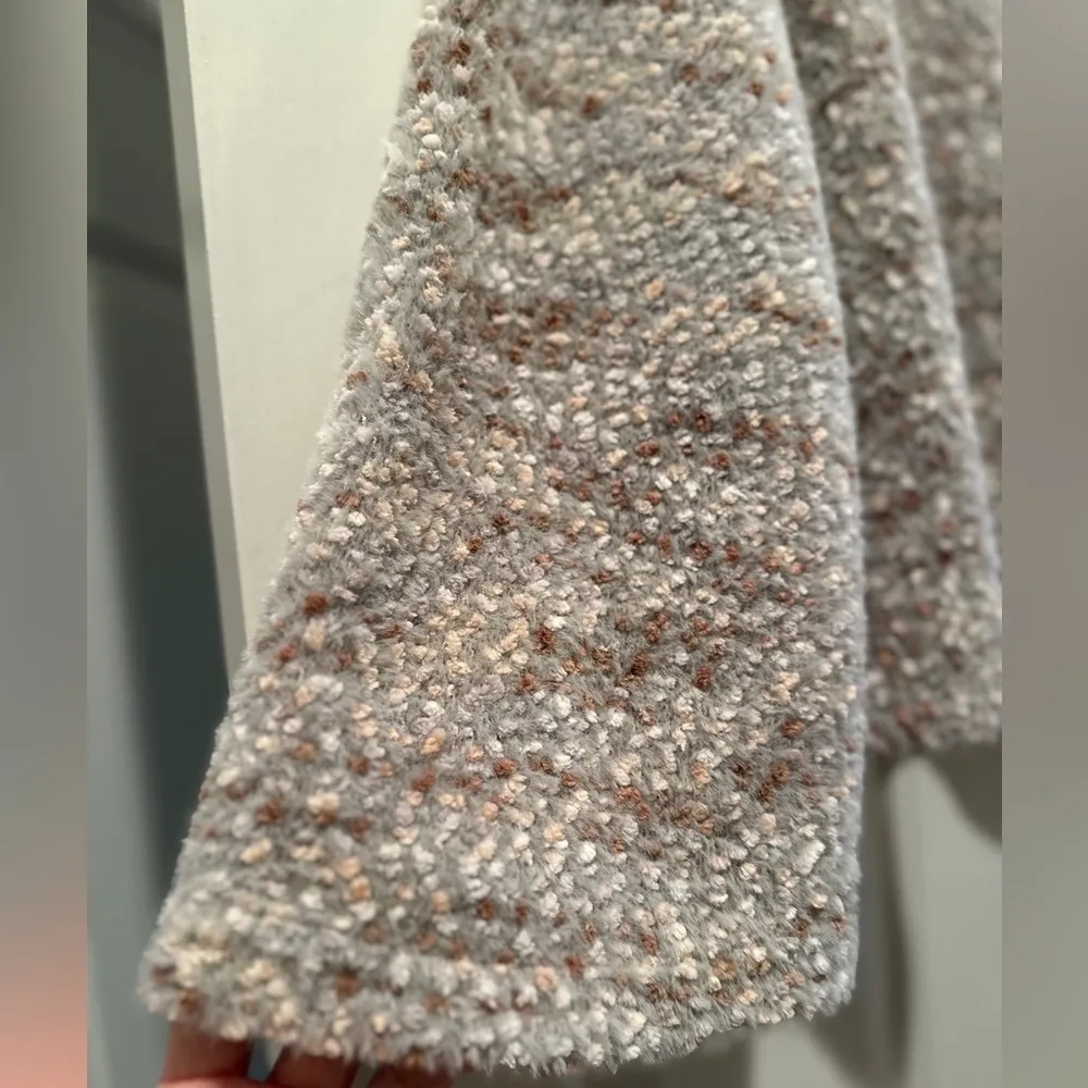 Loveriche bell sleeve mock neck sweater Size L - Image 2