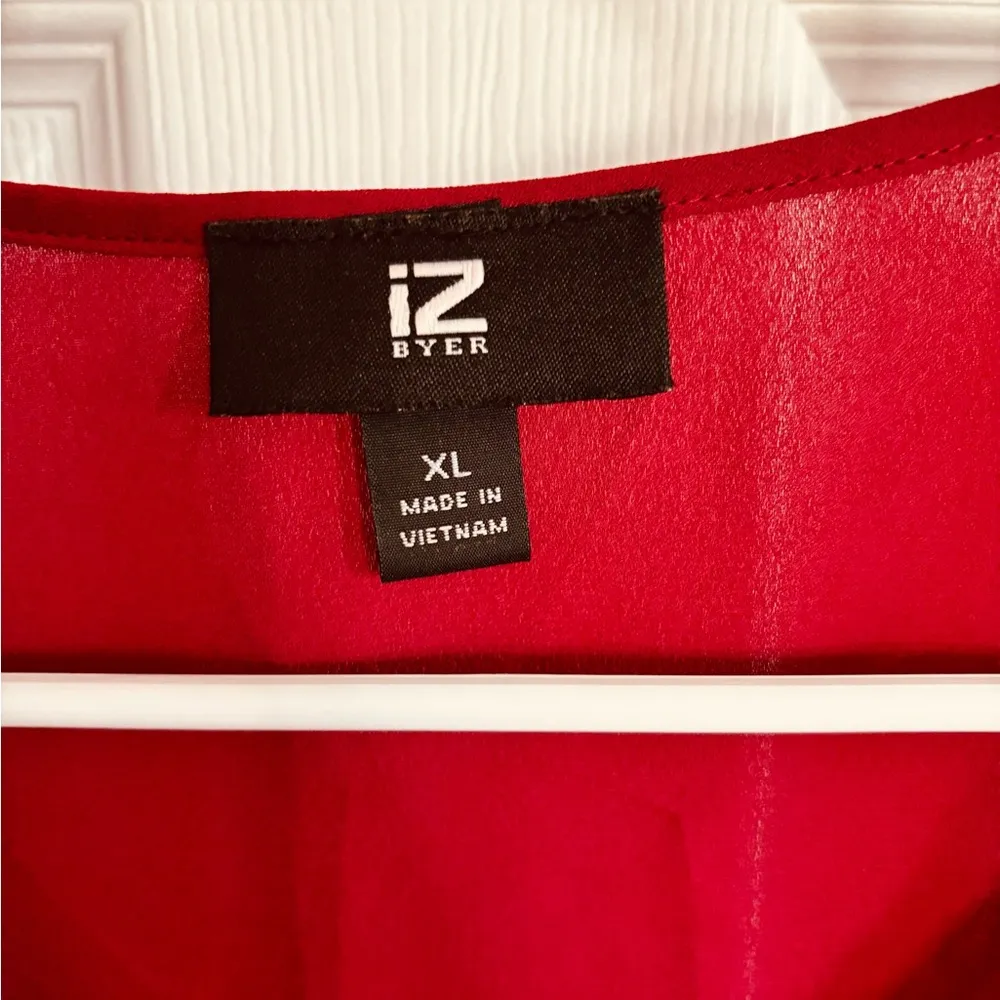 Iz Byer Elegant Red Women's Top - Image 3