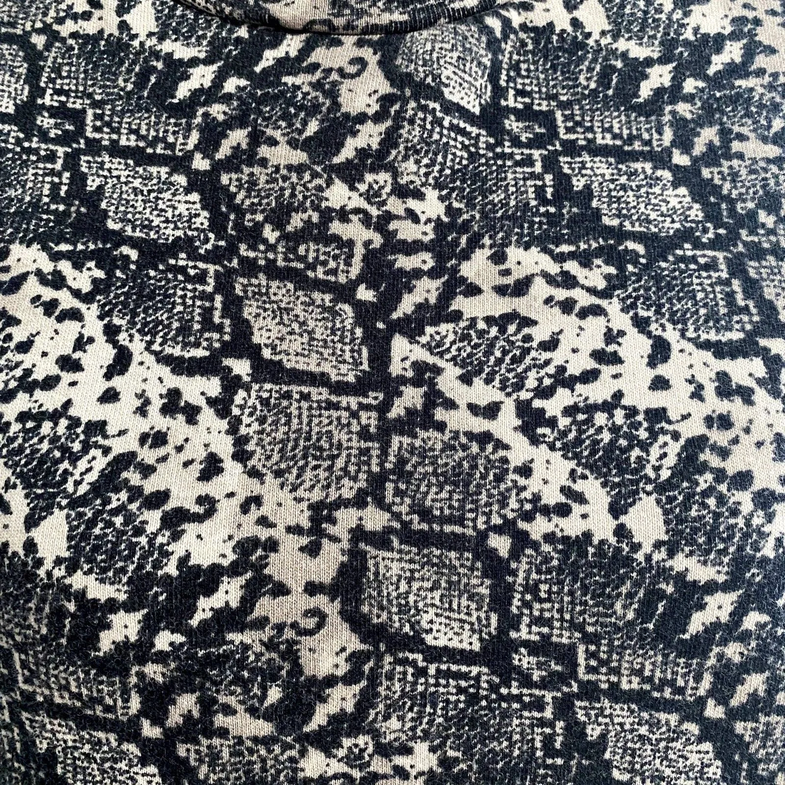 Zara Gray Snakeskin Print Cropped Sweatshirt Crew Neck‎ French Terry Size Large - Image 2