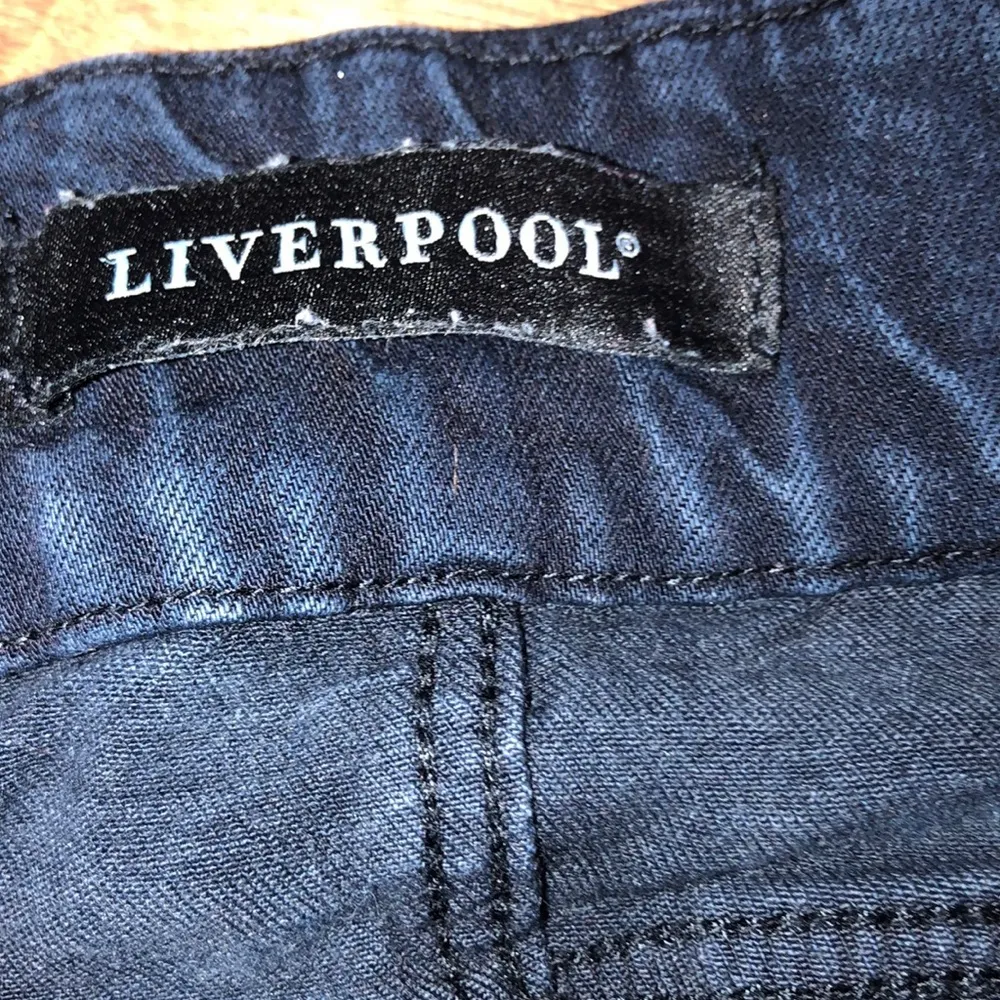 LiverPool size 6 blue jean jeggings - Image 7
