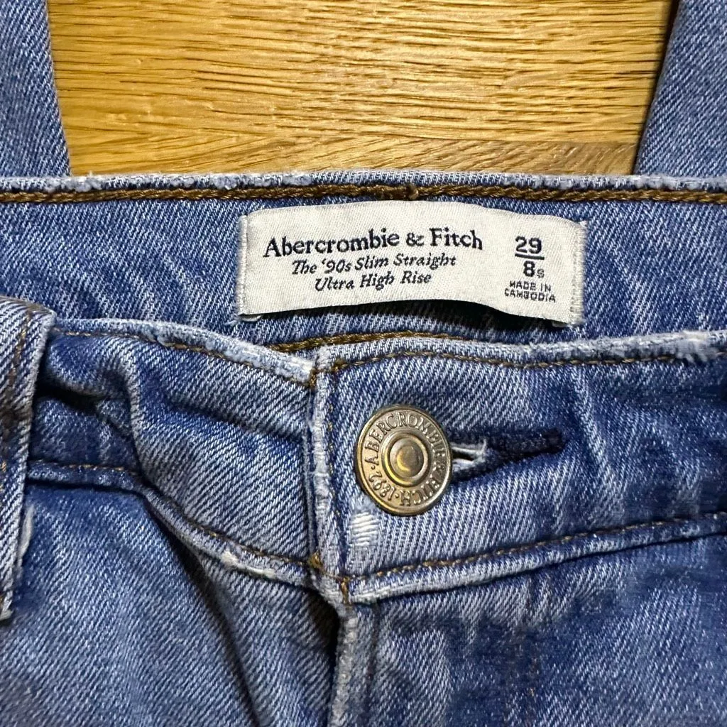 Abercrombie and Fitch 90s slim straight ultra high rise 29/8s - Image 3