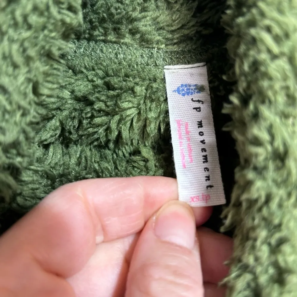 Free People Movement Green Bug Sky High Neck Oversized Quarter Zip Fuzzy XS - Image 8