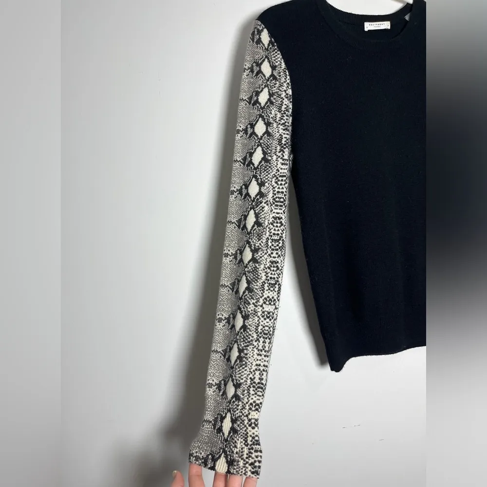 Equipment 100% Cashmere Shane Snake Python Sz S - Image 4