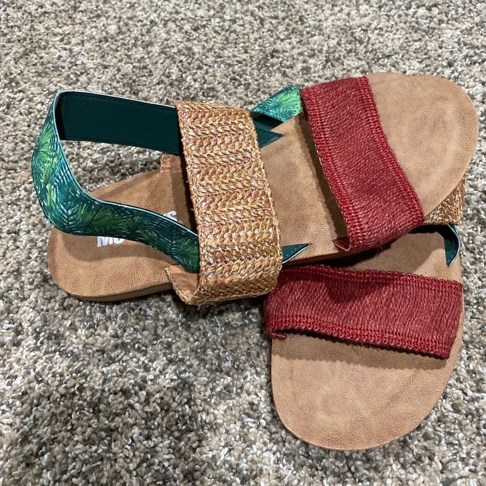 Women’s Mukluks size 7 Green - Image 4