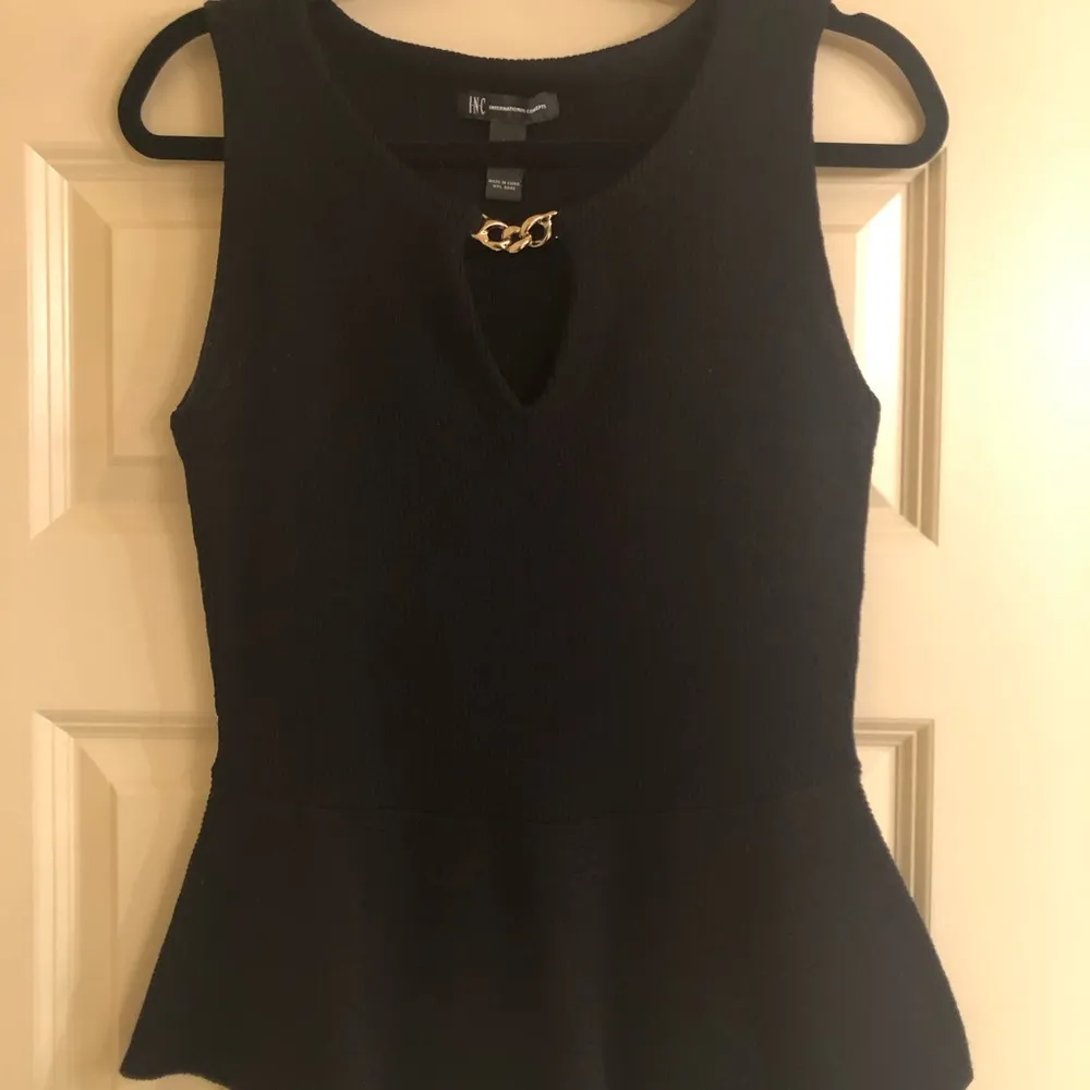 Peplum Sleeveless Sweater - Image 2