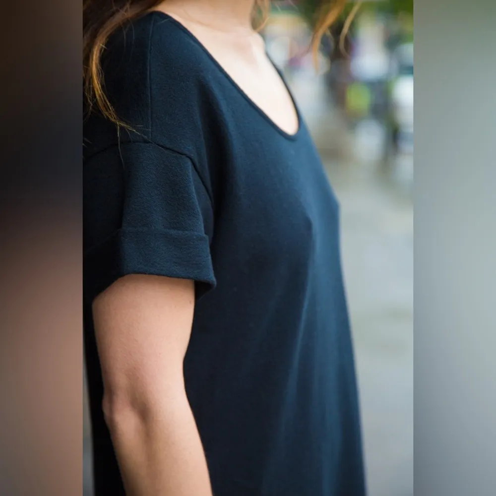 Ali Golden Roll Sleeve T - Image 3