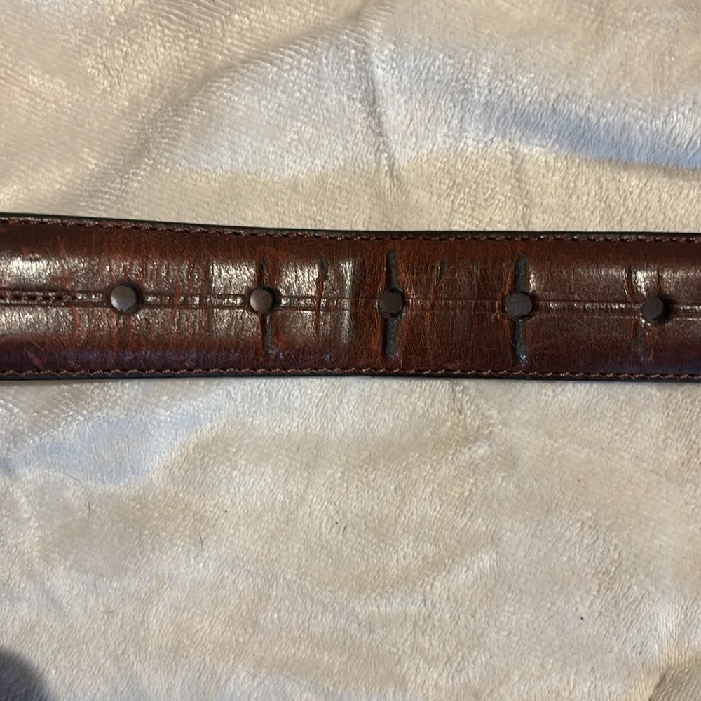 CHAPS COGNAC COLORED LEATHER BELT SIZE40…. SOLD AS A MANS BELT BUT IS UNISEX.. - Image 6