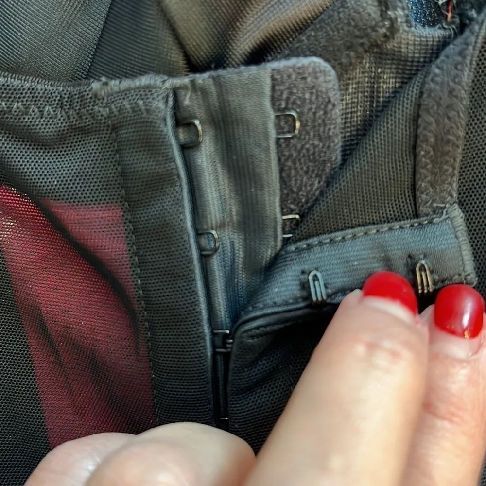 La Senza pinup mesh and lace corset bustiere, padded underwire, red & black, M - Image 15