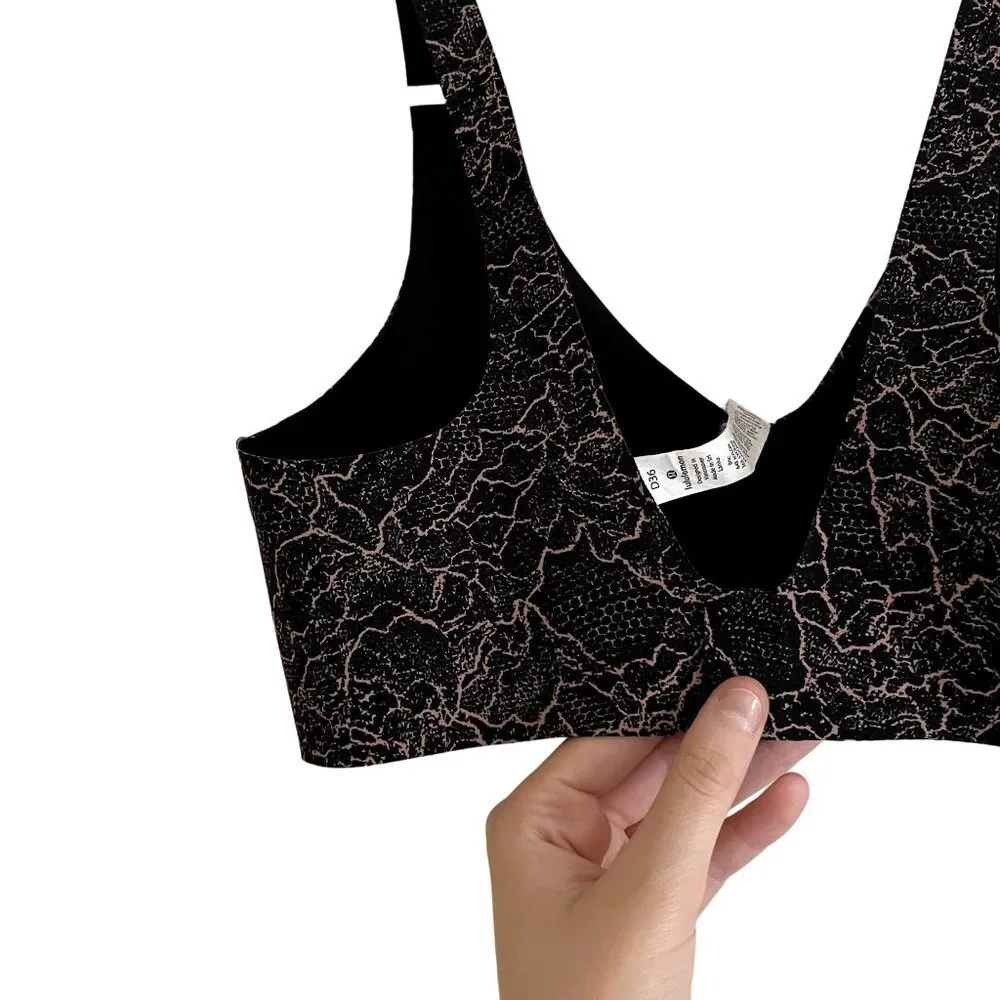 Lululemon black and pink marbled sports bra adjustable workout light support - Image 5