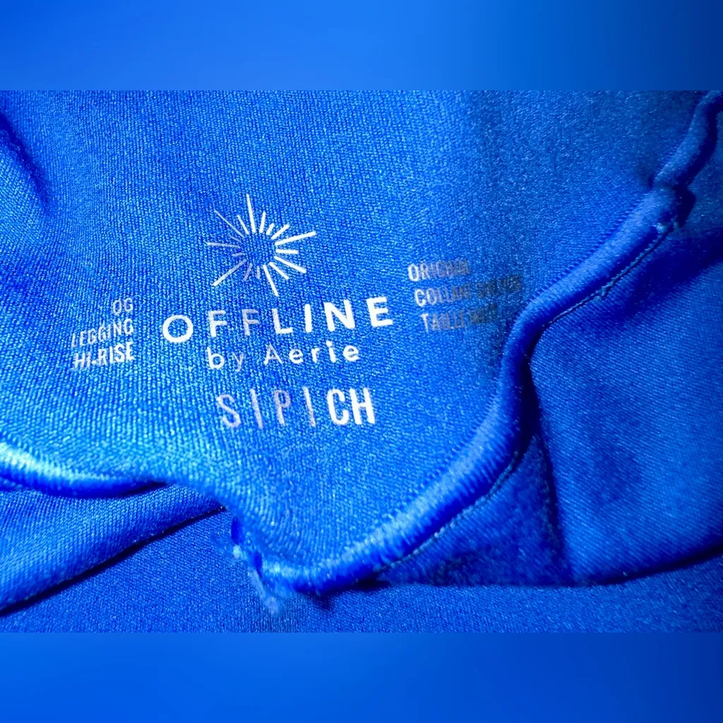 NWOT OFFLINE BY AERIE ruched booty lift leggings in blue and black - size small - Image 5