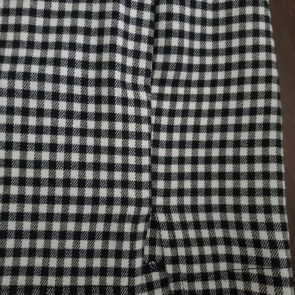 Black and white mini skirt size 7 new with tags by love on a hanger - Image 2