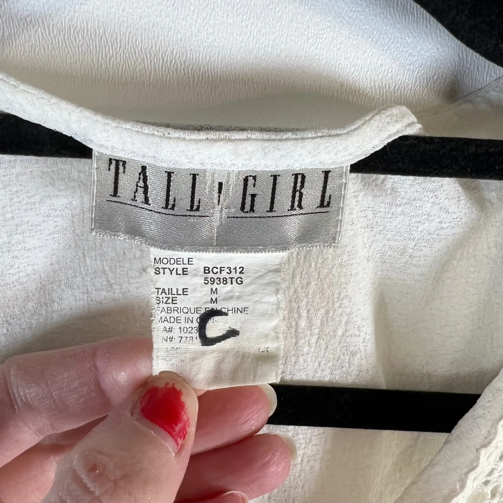 TALL GIRL White Lace Trimmed V Neck Long Sleeve Peasant Top M vintage Y2K boho Size M - Image 5