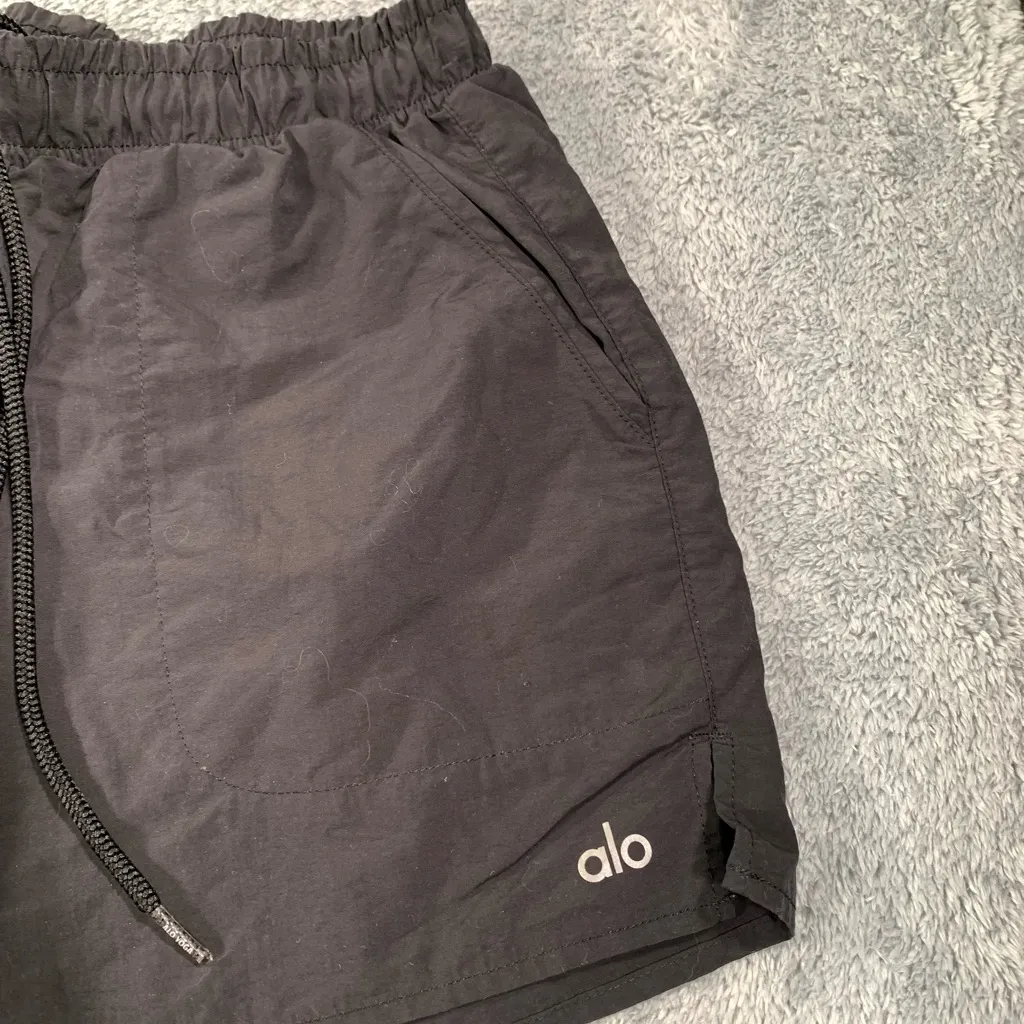 ALO Yoga Black Shorts XS - Image 2