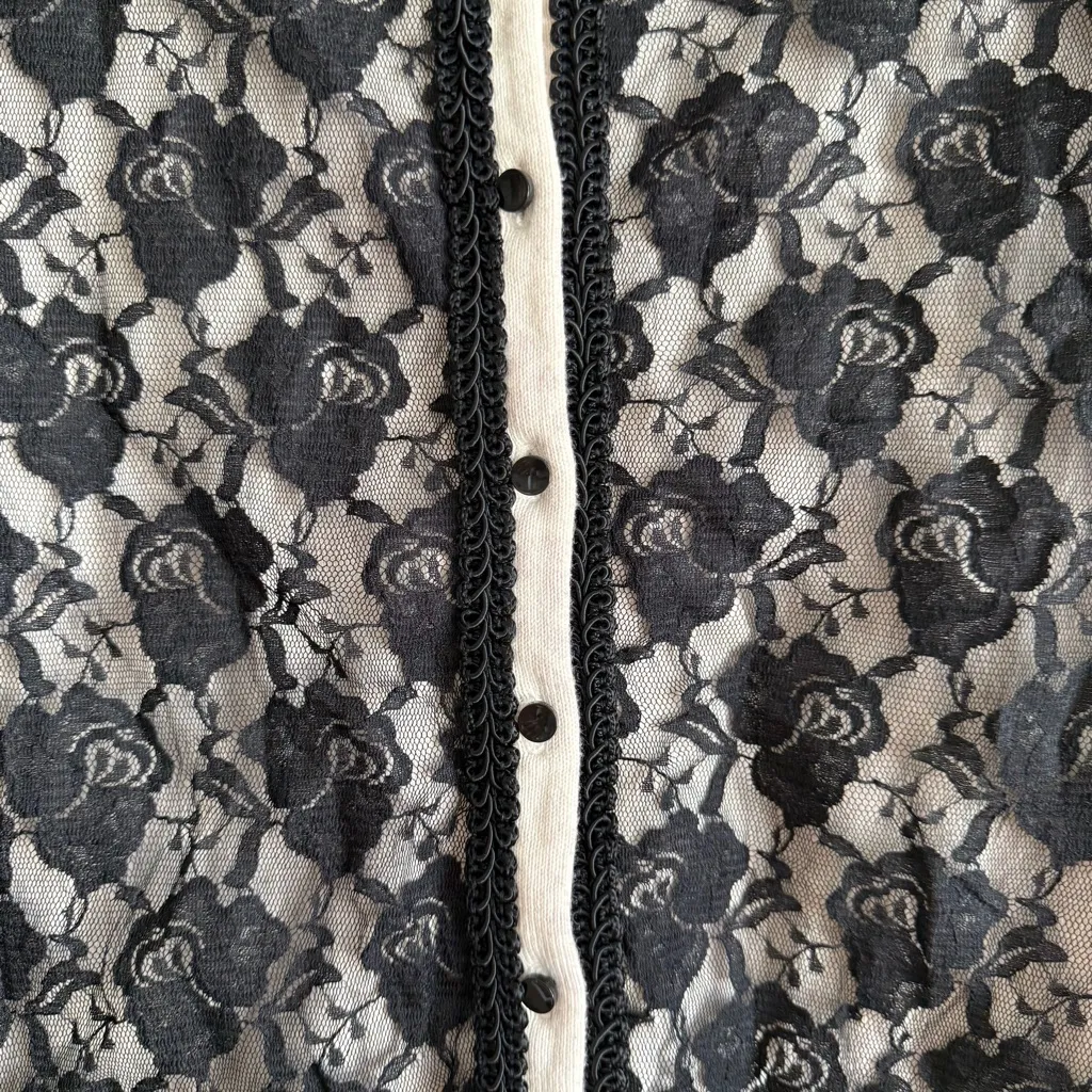 Black Floral Lace Sheer Cardigan Medium Long Sleeve Lightweight Romantic Top - Image 5