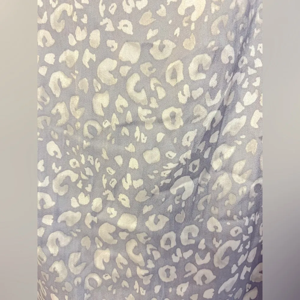 GRADE & GATHER bias satin slip skirt in snow leopard animal print gray & silver - Image 4