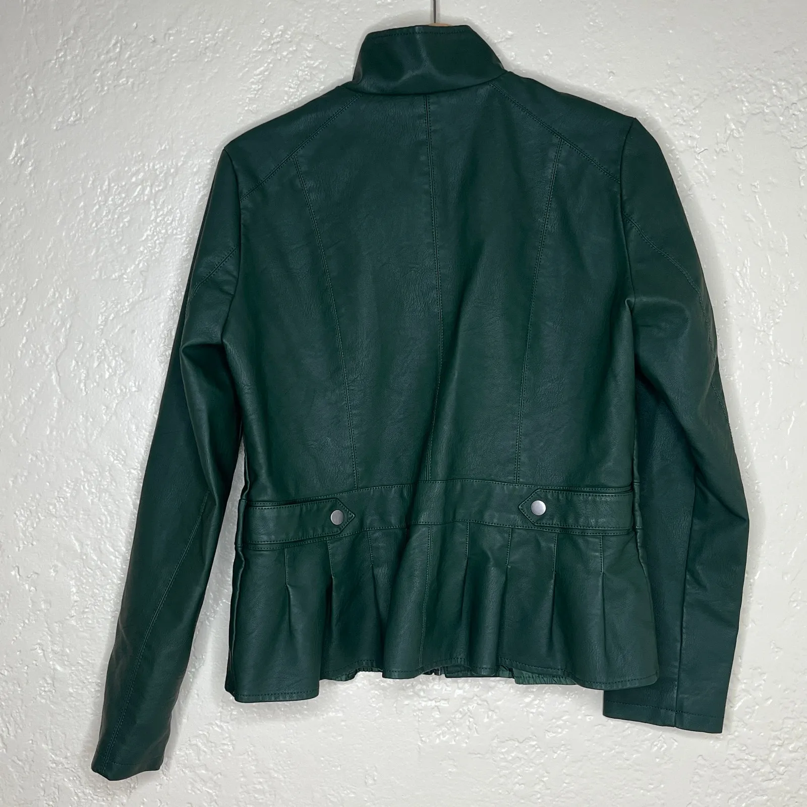 Baccini Women's Olive Green Vegan Leather Moto Jacket Zip Size Medium NWT - Image 2