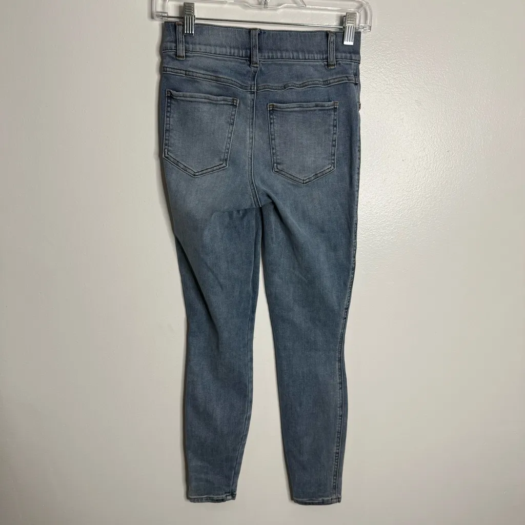 Spanx Shape And Lift Skinny Jeans High Waist Light Wash‎ Size XS - Image 3