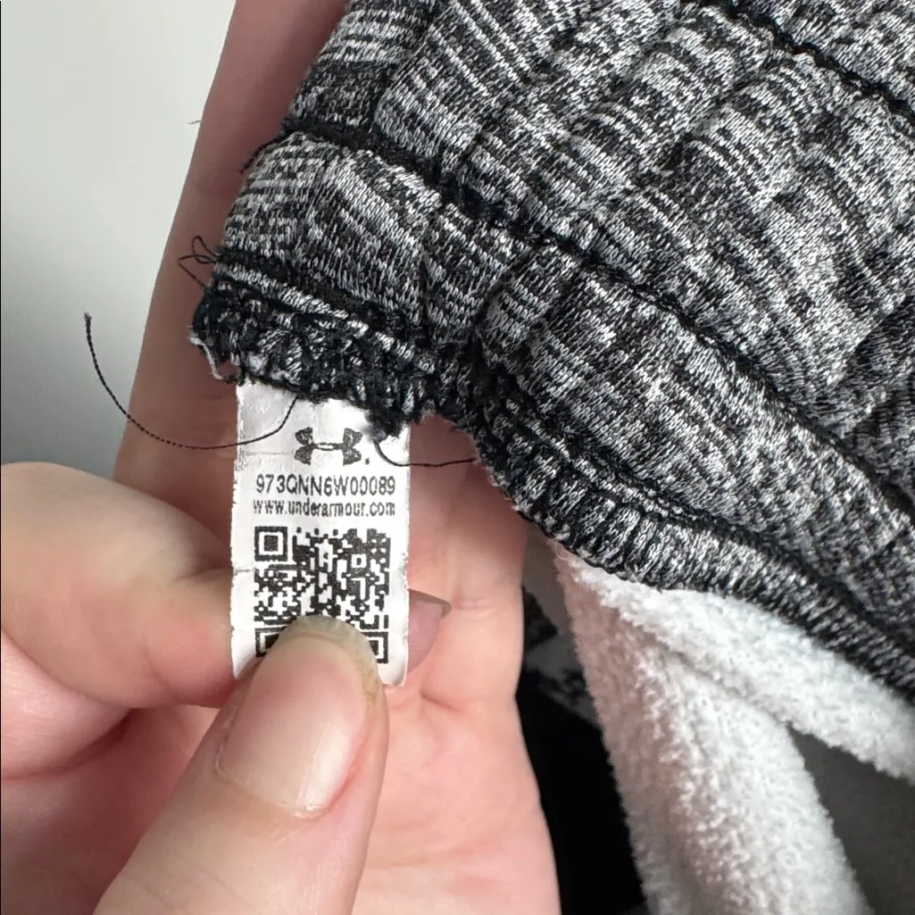 Under Armour Gray Sweatpants Size M - Image 6