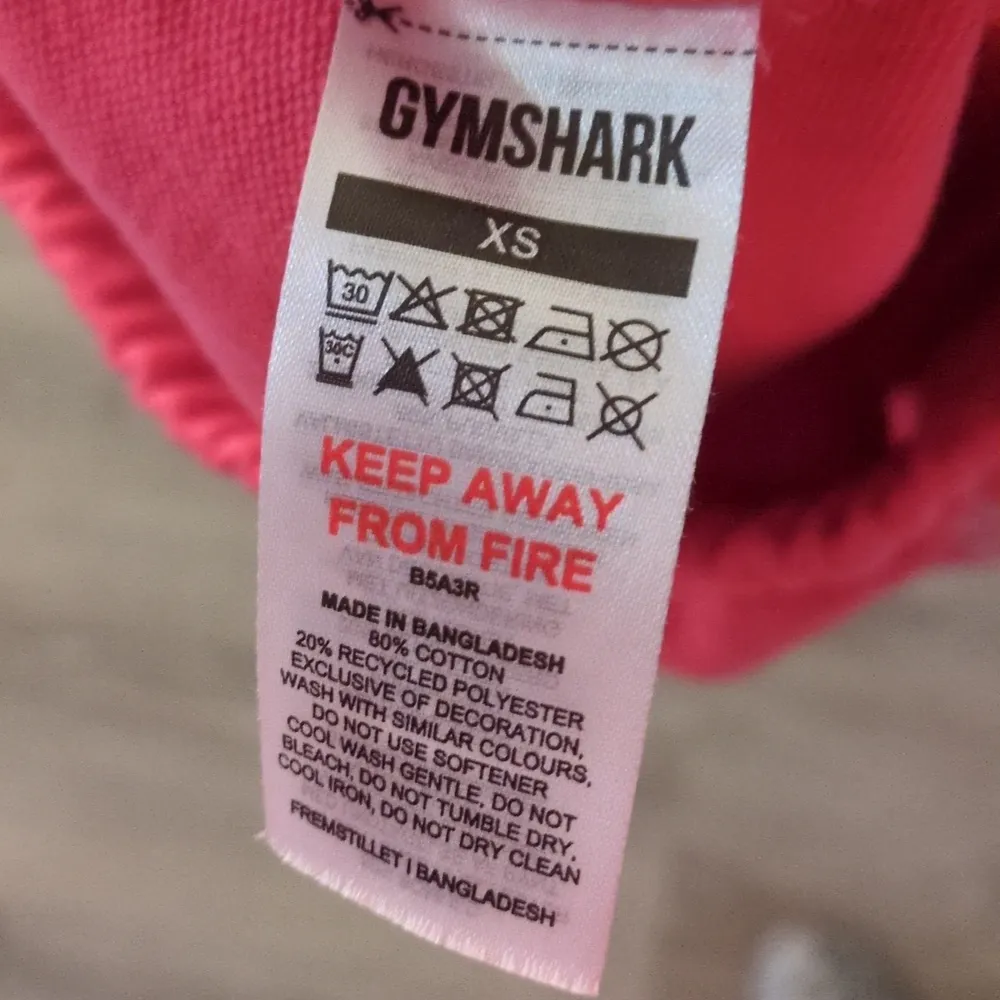 Gymshark Bright Fuschia Pink Fraction Sweat Shorts Size XS - Image 7