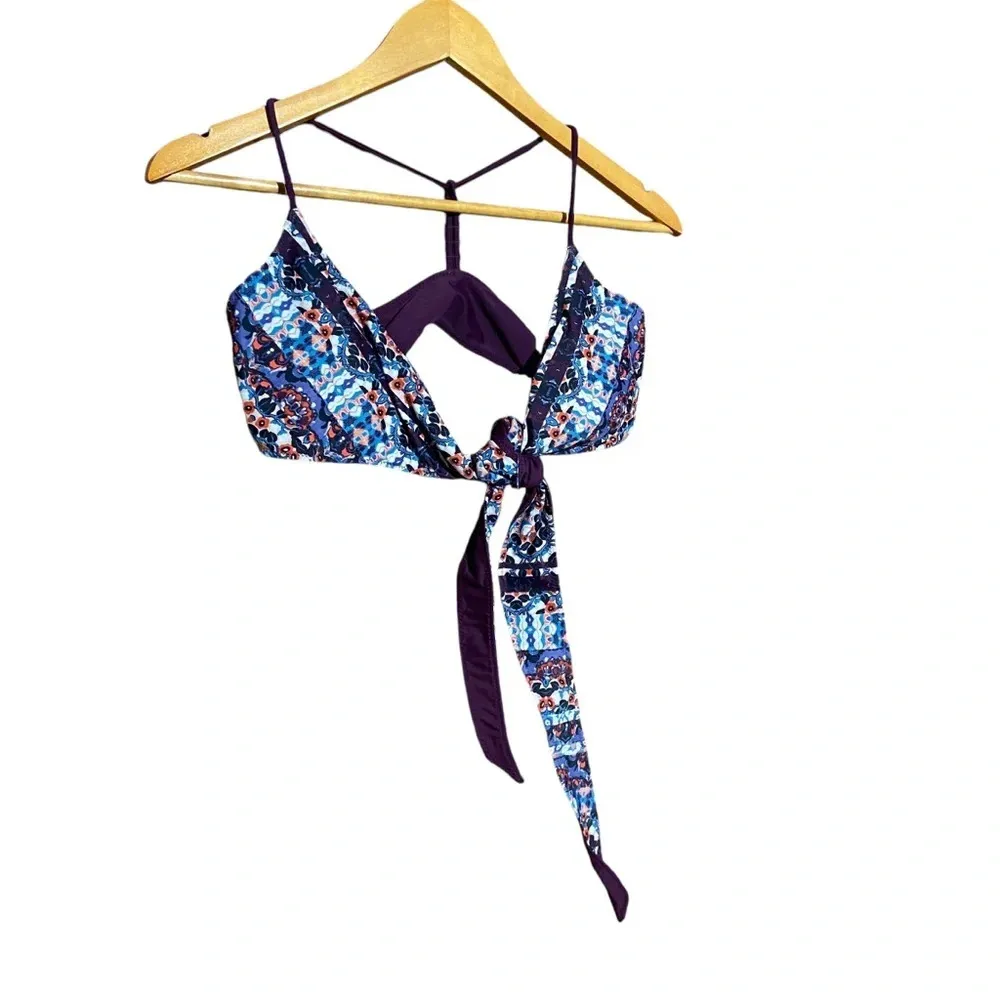 Athleta Wild‎ Bloom Marrakesh Twister Bikini Top Size Medium - Image 3