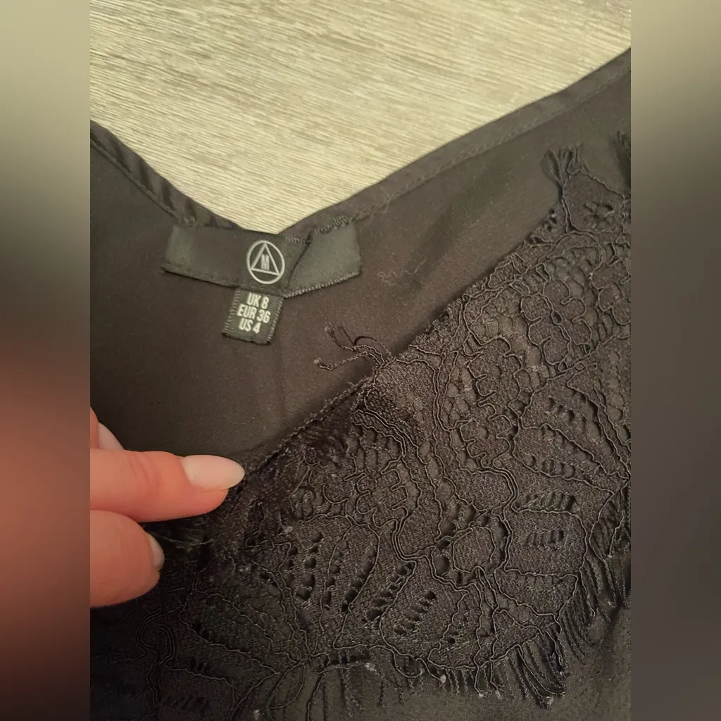 MISSGUIDED 2 x LACE SATIN CAMI TOPS  S - Image 4