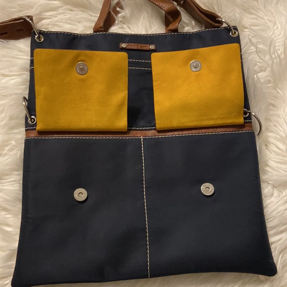 DAVID & SCOTTI Leather Messenger Bag size is Long 15” and Wide 13.5” - Image 8