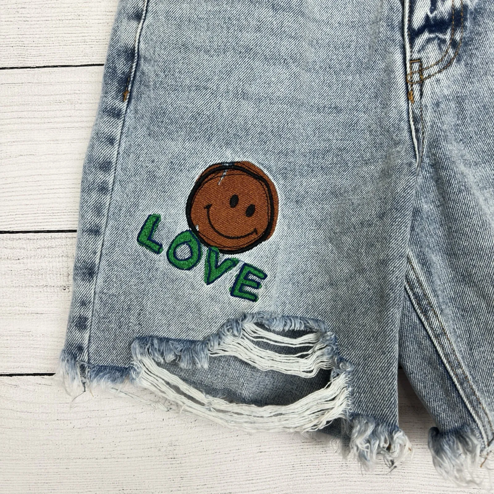 Forever 21 Denim Embroidered Shorts Jean Sz Small Distressed Funky Patches Retro - Image 4