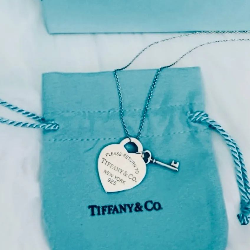 Authenticated Tiffany & Co. Return to Tiffany Heart Tag Key Necklace Pendant 18” - Image 2