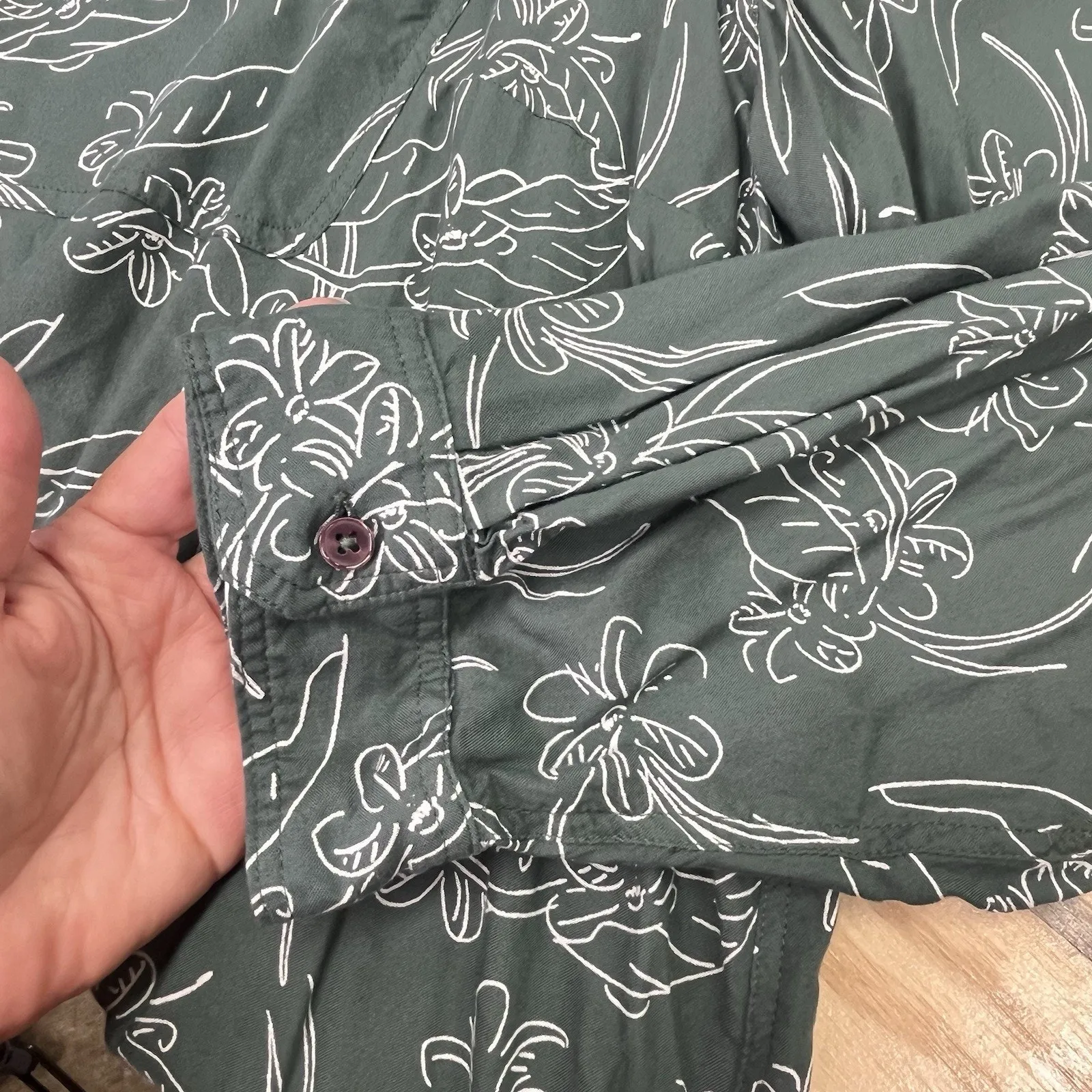 Woman Within Floral Button Down Blouse Top Size 5X GreenLightweight Flowy Office - Image 6