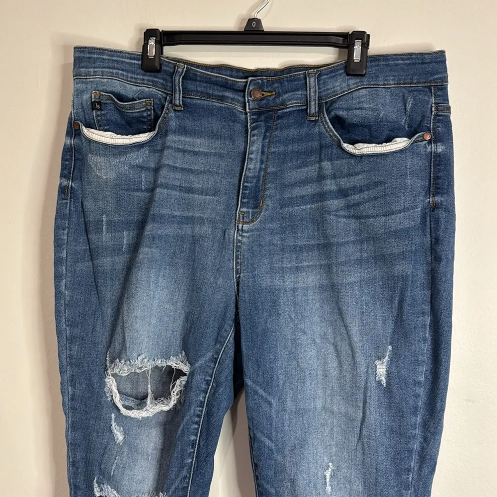 Judy Blue Ankle Cropped Distressed Ripped Stretchy Capri Fit Jeans cuffed sz 20W - Image 3