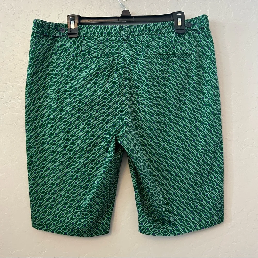 Laundry by Shelli Segal green and navy geometric print Bermuda shorts size 14 - Image 13