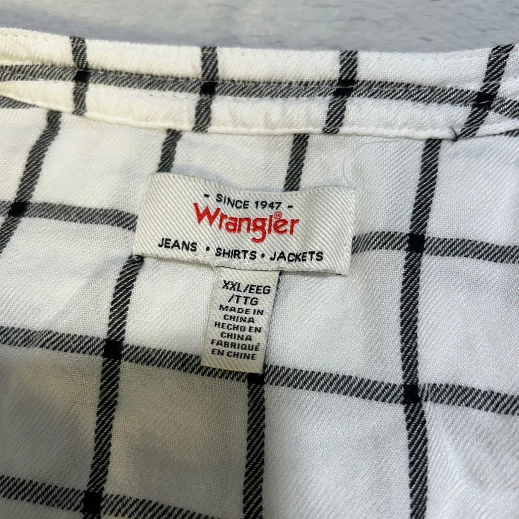 Wrangler White and Black Grid Blouse - Image 6