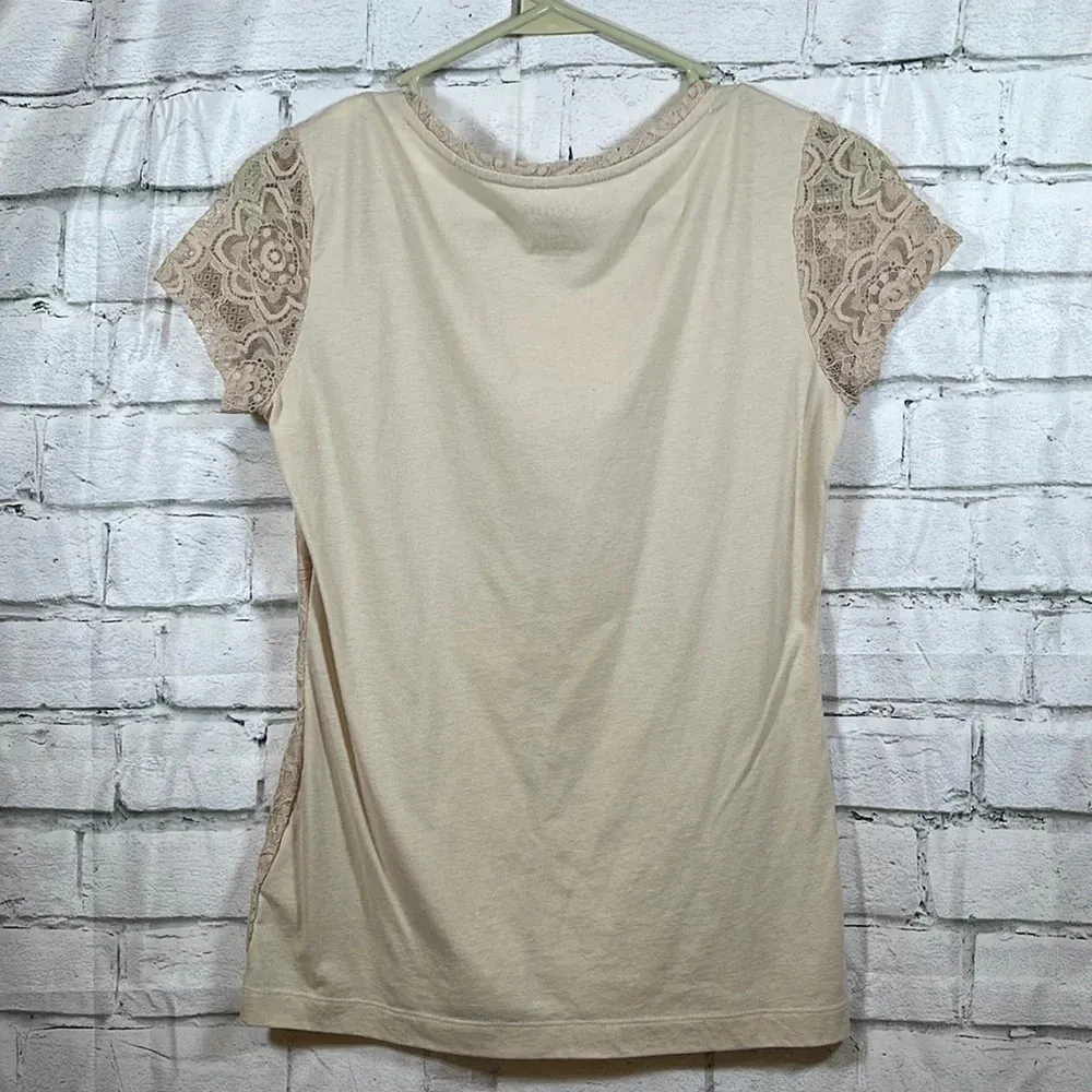 Women’s Van Heusen tan lace overlay t-shirt XS - Image 2