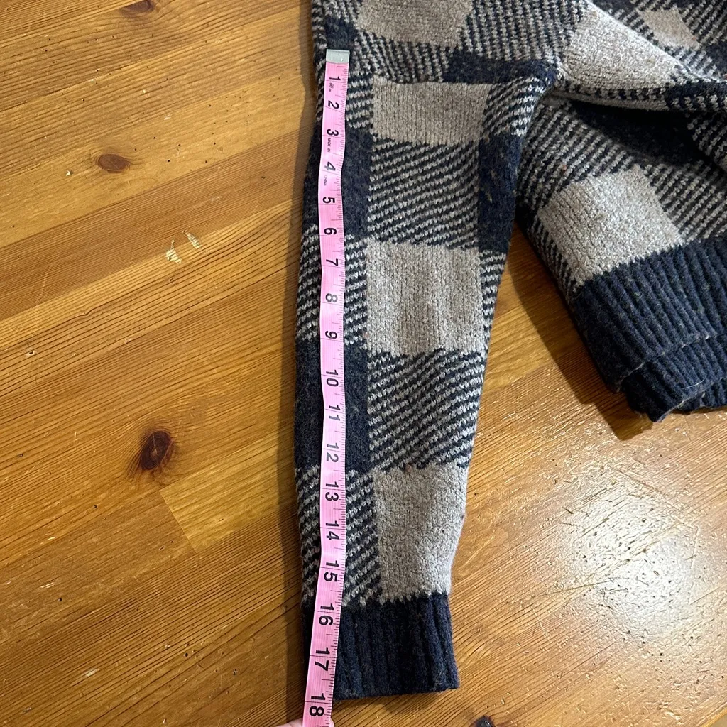 Madewell Black and Tan Plaid Cardigan - Image 9