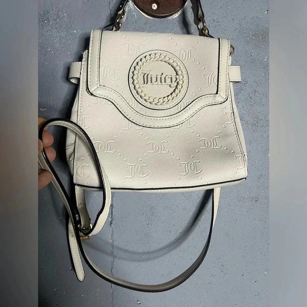 JUICY COUTURE NWT Stay in Circle Crossbody in Angel White - Image 3