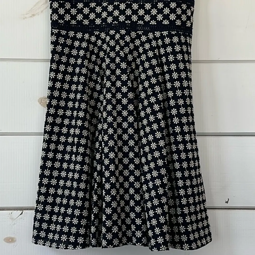 Francesca’s Trixie Quinn Ladder Trim Mini Dress NEW Medium Navy Daisy Blue - Image 4