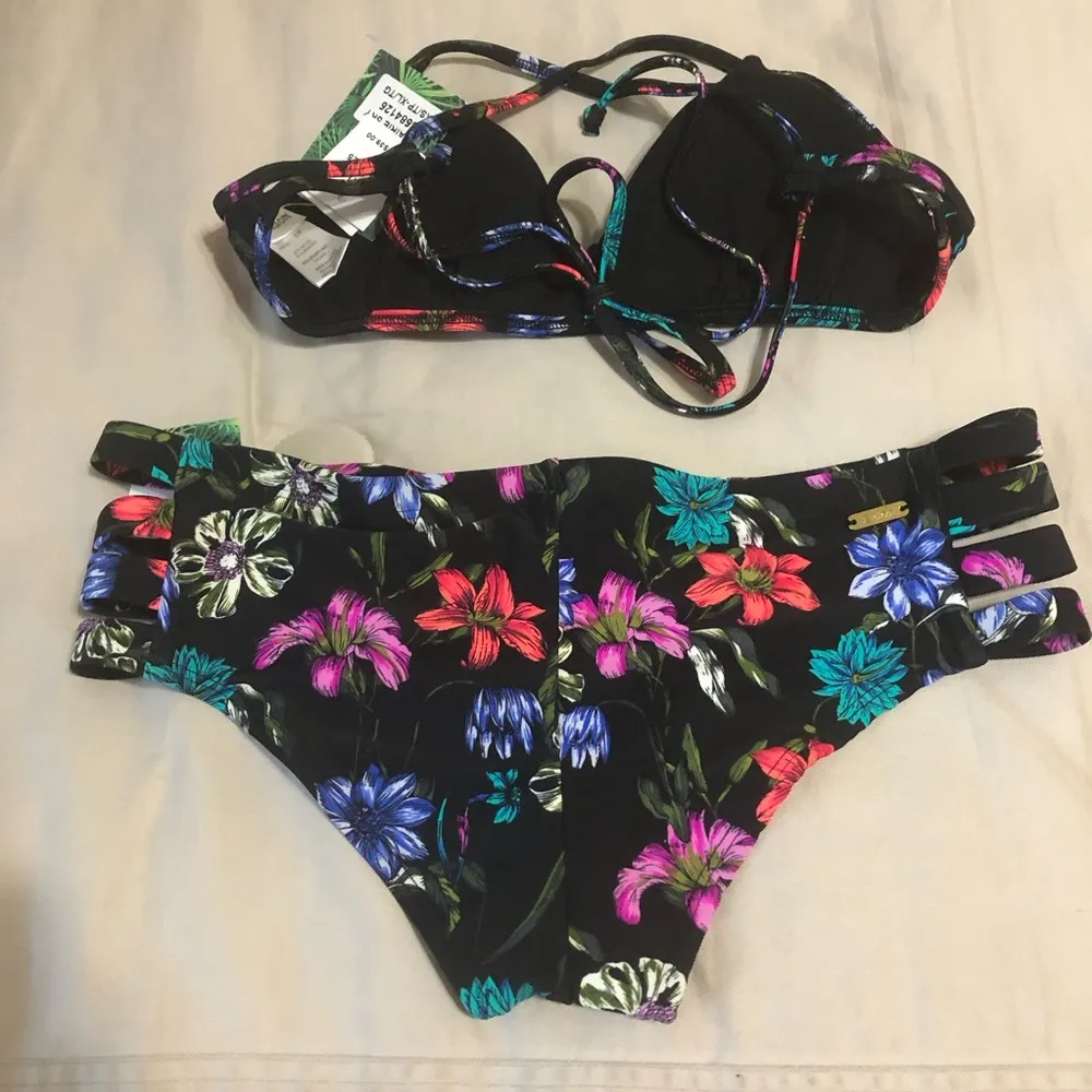 Surf bikini small top xsmall bottoms - Image 4