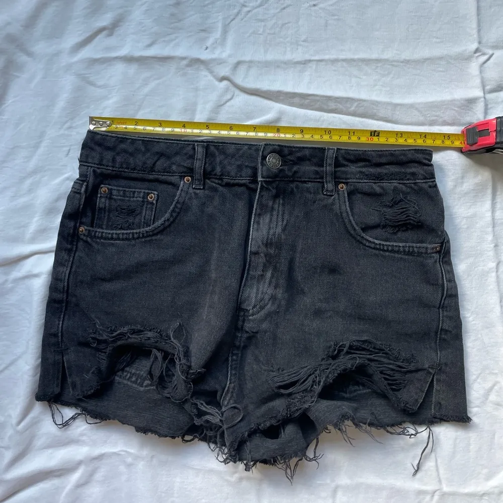 Topshop 100% Cotton High-Waisted Distressed Black Moto Mom Shorts, Sz 8 - Image 2