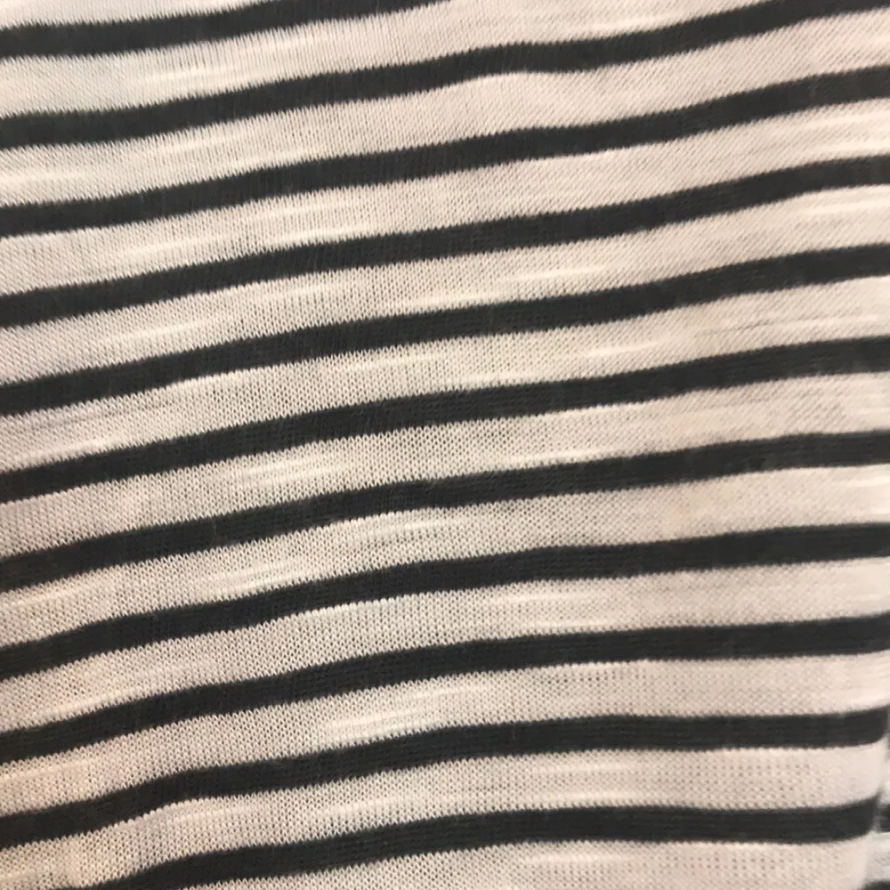 Billabong black and white flowy t shirt - Image 2