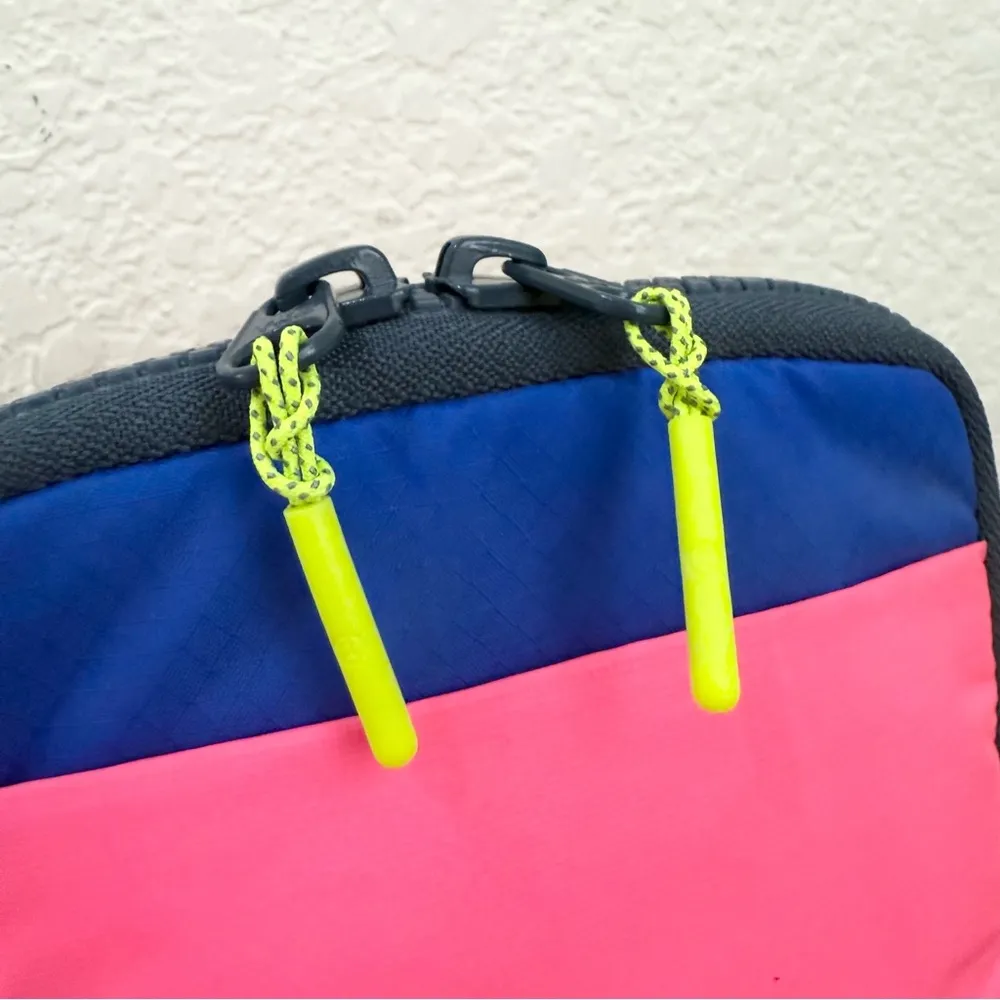 LULULEMON Athletica Easy Access Hot Pink Neon Crossbody Bag - Image 11