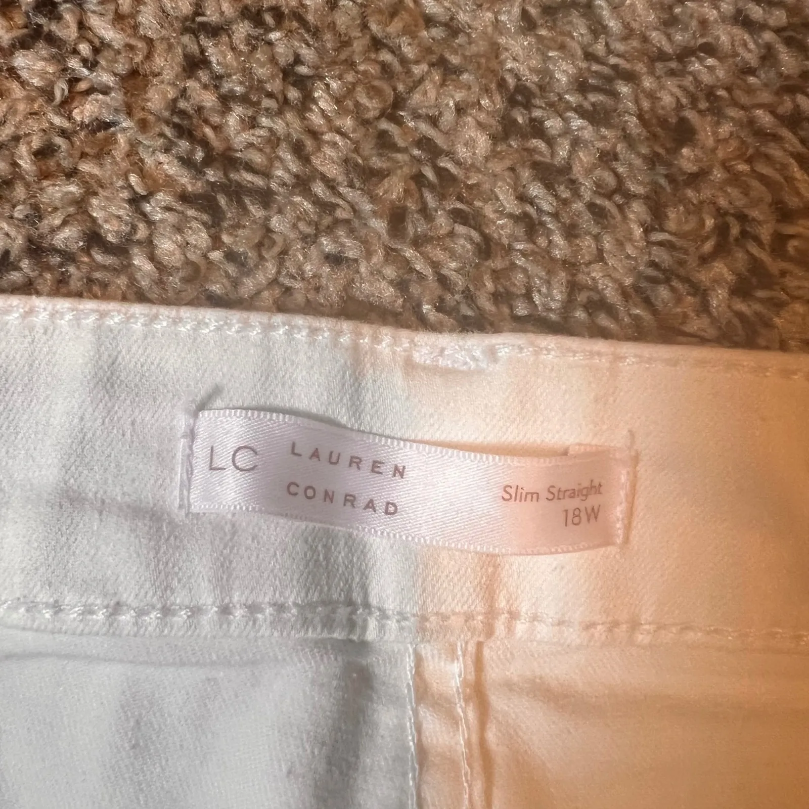 LC Lauren‎ Conrad White Slim Straight Leg Cropped Distressed Jeans - 18W - Image 3